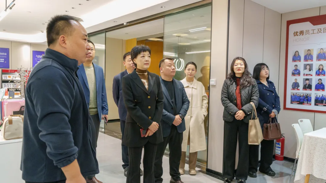 郑州市工商联主席王洪波一行，莅临贝体体育总部走访调研，共话儿体教育新发展